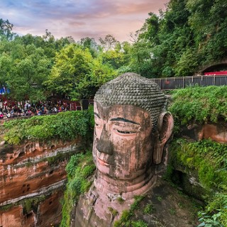 春节可定！四川乐山大佛+峨眉山+金顶一日游（含中餐+小吃+三环内接早+乐山船票/门票+导游）