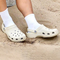 卡骆驰（crocs）男鞋女鞋 经典克骆格运动休闲鞋透气轻便沙滩鞋洞洞鞋凉拖鞋 经典克骆格/骨白色 42-43