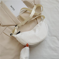 BeLLE 百丽 尼龙饺子包包女2021新款时尚简约单肩网红大容量斜挎腰包 白色