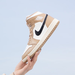 耐克（NIKE）女鞋 2024春夏AIR JORDAN 1高帮运动鞋场下休闲复古篮球鞋 BQ6472-103 39