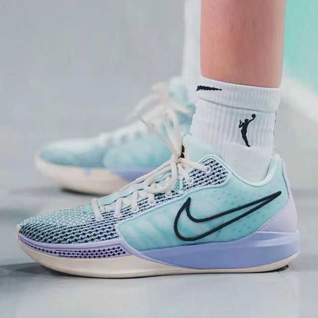 NIKE 耐克休闲鞋男鞋2024春季运动鞋Sabrina 1萨布丽娜一代篮球鞋FQ3389