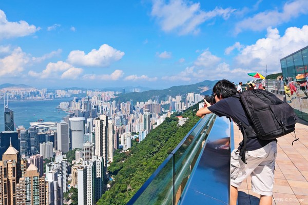 583起/晚住香港核心区域，还送价值港币246元的美食权益！香港帝盛酒店集团旺角/湾仔/丽悦3店 2-3晚连住通兑（含双早+早餐券+点心套餐+曲奇伴手礼）