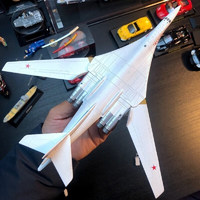 飞越无限 白天鹅图160战略轰炸机 合金模型 机翼联动+全机身合金+灯光+支架底座