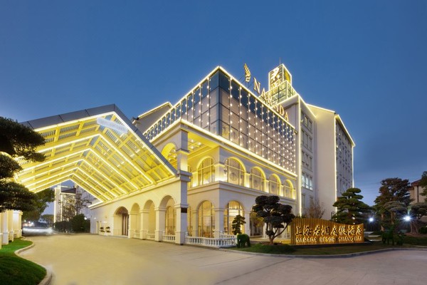 含迪士尼双人/亲子门票，包接送！上海君澜度假酒店 高级房1-2晚（含双早+可选2-3人迪士尼门票）