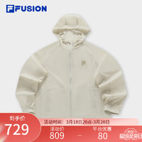 FILA 斐乐 FUSION斐乐梭织情侣外套女2024夏新款时尚休闲防晒连帽上衣男 乳白米色-IV S