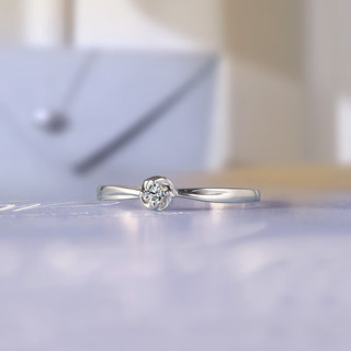 周六福 铂金钻石戒指女 花蕾求婚结婚钻戒PTDB021436 约4分 14号