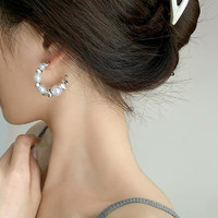 MOEFI 茉妃 轻奢小众设计珍珠半圆大耳圈2024年新款感网红耳环耳钉耳饰女 C形方块珍珠耳环