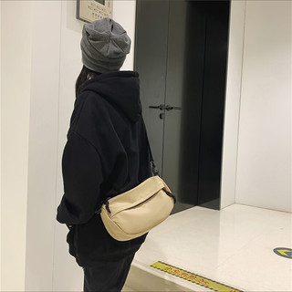 俞兆林（YUZHAOLIN）单肩包男饺子包挎包时尚日式小包女斜挎包 MXK317007 卡其