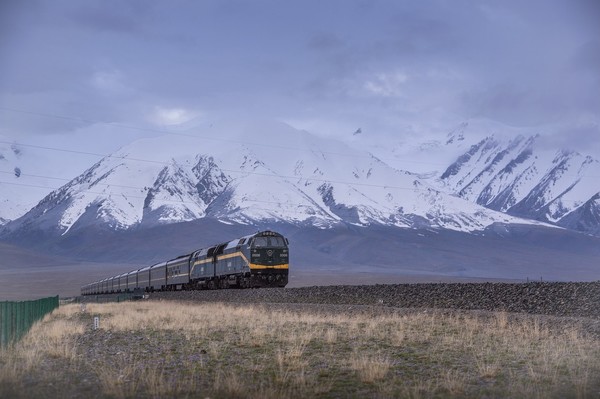 從絲路到雪域！坐著火車縱貫西部大美山河！青海甘肅西藏11天10晚專列旅游（含全程住宿+每日三餐+行中門票+列車管家、醫生等）