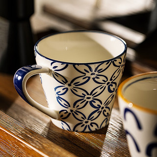 摩登主妇蓝彩马克杯家用陶瓷早餐杯办公室水杯大容量咖啡杯子 日式蓝线小花杯