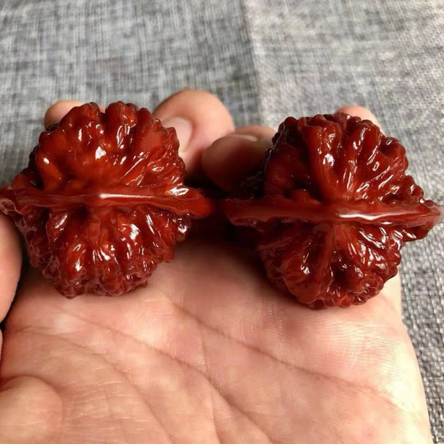 狮子头文玩核桃一对儿机刷包浆玉化核桃官帽手把件练手核桃真核桃46mm