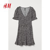 H&M 夏季女装裙装时尚休闲高腰梭织V领印花连衣裙0829145 黑色/粉色花朵 155/76 (32)