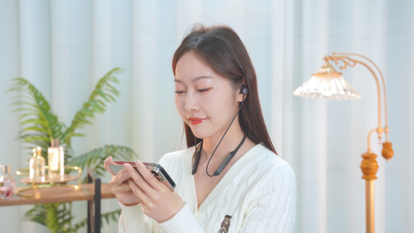 小编精选超便捷旗舰颈戴耳机华为freelacepro2