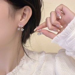 trendolla精致花朵耳钉女2024秋冬新款轻奢小众设计感耳环时尚气质