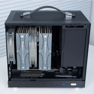 闪鳞 G200 玻璃版 MINI-ITX机箱 黑色