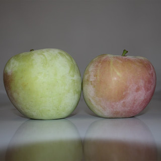 鸣春谷 山东红富士苹果 （颜色偏青） 10斤装特大果 净重8.5-9斤（80mm+）