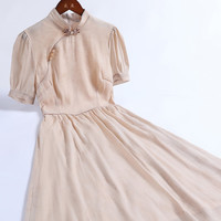 戚薇新中式旗袍清冷感2024夏秋季款年轻款少女显瘦优雅国风改良连衣裙 米杏 S