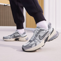 NIKE 耐克 V2k Run 女子跑鞋 FD0736