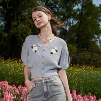 AIVEI 欣贺艾薇 24年夏季单排扣V领短款减龄气质上衣花朵镂空薄款外穿针织衫