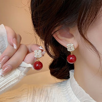 轻奢法式酒红珠珠耳环精致方形锆石时尚气质耳钉小众耳环