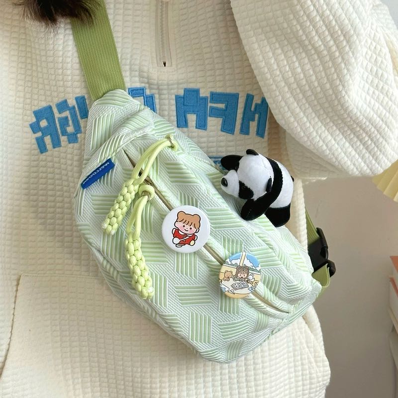 JINSHIWQ 可爱斜挎包女2024新款腰包胸包夏天包包女式小挎包饺子包运动背包