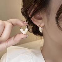 珍宝银楼 爱心耳环女2024款首饰高级感潮耳饰小众设计轻奢耳钉气质耳坠