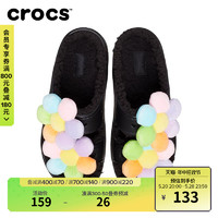 crocs 卡駱馳 經典暖絨花飾毛毛拖戶外軟底拖鞋女鞋|209240
