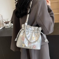 卡帝乐鳄鱼 2024新款时尚小众手拎福袋包今年流行包包女士高级感单肩斜挎包