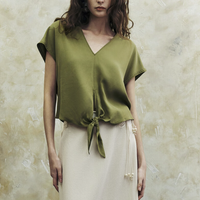 URBAN REVIVO 女休闲简约绑带V领宽松薄款罩衫衬衫UWH240061 绿棕 M