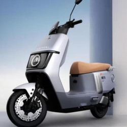 15日20点百人团aima爱玛仰望电动摩托车am1200dt38