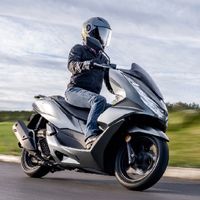 HONDA 新大洲本田 踏板摩托車PCX160 機械銀