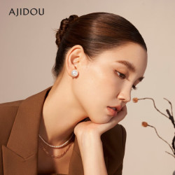 ajidou阿吉豆复古优雅珍珠耳钉高级感法式气质小众设计耳饰女米白色