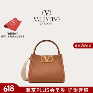 华伦天奴VALENTINO女士 ALLTIME 中号粒面小牛皮手袋 杏仁色 均码