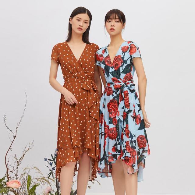 今日必买：哥弟 真的好 清新V领系带碎花中长款连衣裙子印花洋装女