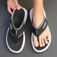 路韦羽拖鞋人字拖男士2024夏季休闲沙滩软底轻便夹脚凉拖大码 黑色 44 