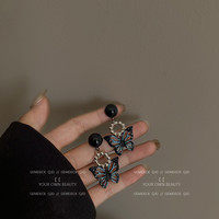 GEMDECK 黑色蝴蝶耳环甜酷耳钉女新款小众气质高级感耳夹个性银针耳坠耳饰