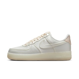 NIKE 耐克 Air Force 1 '07 Lv8 女子运动板鞋 HQ3762-133 帆白/帆白/微橙 38.5