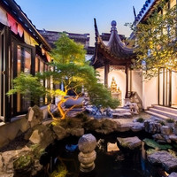 同里古镇内的高口碑酒店，入住50m²套房！花筑奢·同里泰睦庭人文园林酒店 当花待月·典雅套房1晚套餐（含早餐+下午茶+伴手礼）