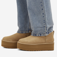 UGG 雪地靴