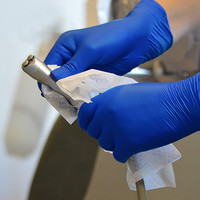 易畅达 英科一次性黑色丁腈手套食品级工业科研实验室加厚耐油酸碱丁睛