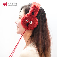 上海博物馆 布莱克狒狒 毛绒包 25*3*30cm 红色神龛鹰神像 耳罩 保暖