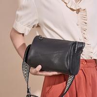 斯提亚 STIYA 植鞣女包百搭波士顿复古风刺绣宽肩带女式单肩斜挎包