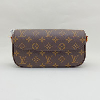 LOUIS VUITTON 路易威登 WALLET ON CHAIN IVY 女士腋下包 M81911