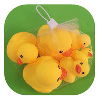 大手牵小手 宝宝洗澡戏水玩具捏捏叫小鸭子港版大黄鸭婴儿沐浴发声小动物套装 3号4号5号6号7号8号共6只