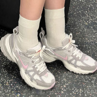 NIKE 耐克 V2K RUN 女款休闲运动鞋 HV5997-161