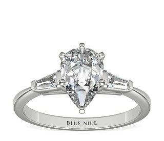 Blue Nile 14k尖顶长方形钻石戒指